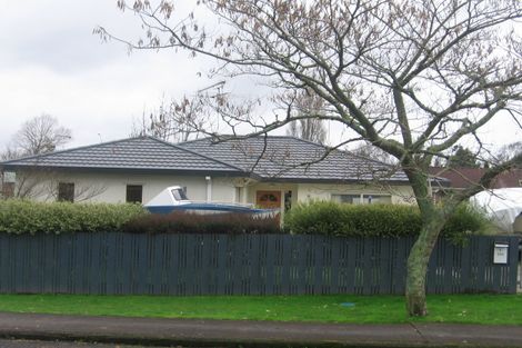 Photo of property in 1 Pratt Street, Papakura, 2110