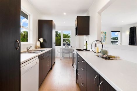 Photo of property in 15 Lendic Avenue, Henderson, Auckland, 0612