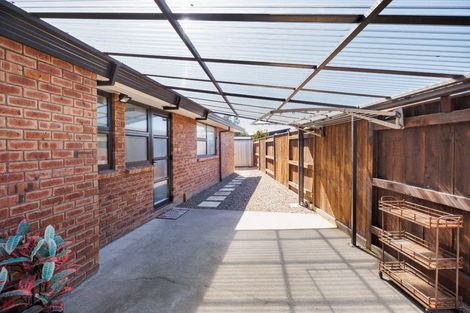 Photo of property in 18 Medallion Court, Kelvin Grove, Palmerston North, 4414