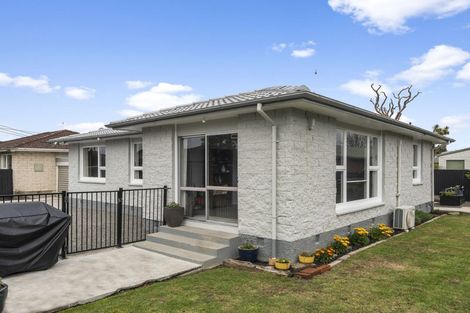 Photo of property in 2/118a Baker Street, New Brighton, Christchurch, 8083