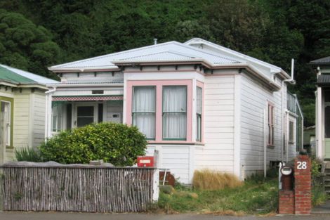 Photo of property in 30 Derwent Street, Island Bay, Wellington, 6023