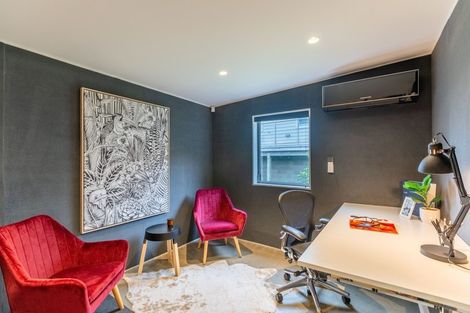 Photo of property in 16 Bunker Way, Strathmore Park, Wellington, 6022