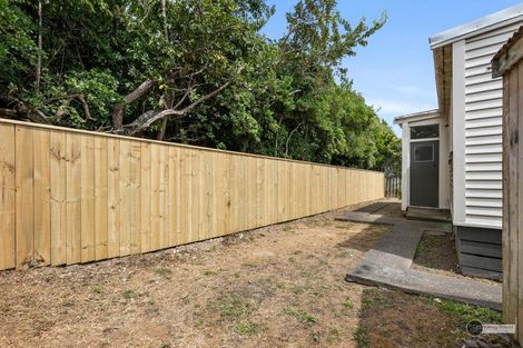 Photo of property in 1-2/6a Pohutukawa Street, Woburn, Lower Hutt, 5010