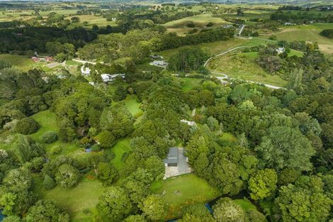 Photo of property in 130 Gibbons Road, Kaiwaka, 0573