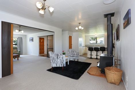 Photo of property in 8 Mansell Crescent, Bulls, 4818