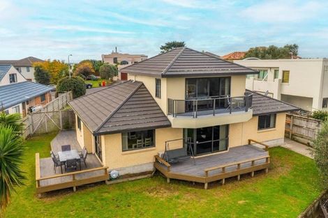 Photo of property in 6 Shearwater Rise, Paraparaumu Beach, Paraparaumu, 5032