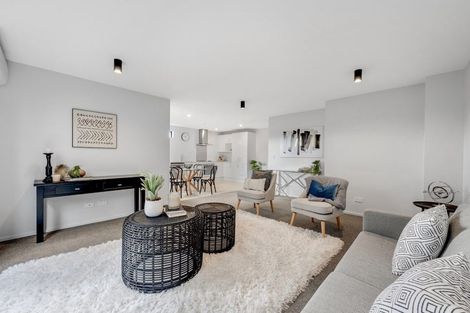 Photo of property in 14e Ropata Avenue, Point England, Auckland, 1072