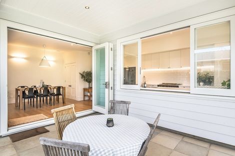 Photo of property in 36 Old Lake Road, Narrow Neck, Auckland, 0624