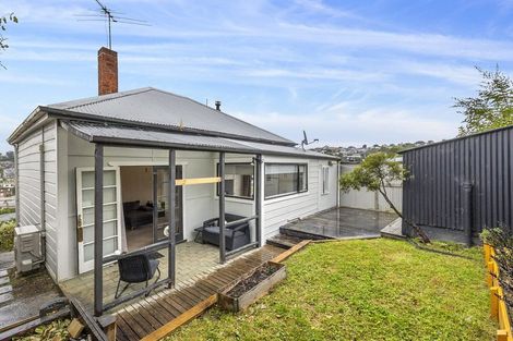 Photo of property in 11 Aitken Place, Mornington, Dunedin, 9011