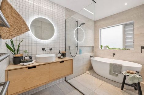 Photo of property in 25 Maxwelton Drive, Mairangi Bay, Auckland, 0630