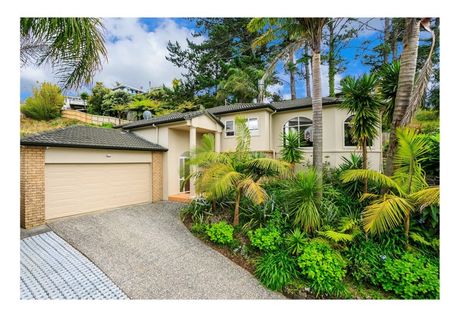 Photo of property in 9 Falstone Lane, Browns Bay, Auckland, 0630