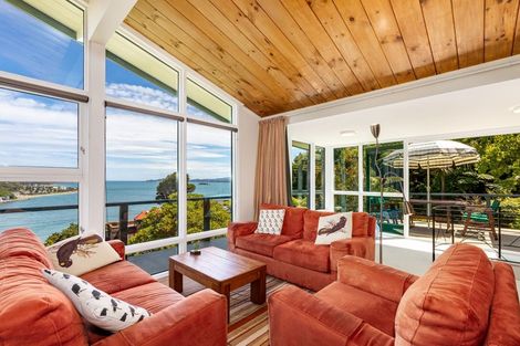 Photo of property in 42 Ferry Road, Days Bay, Lower Hutt, 5013