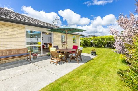 Photo of property in 34 Sunstone Crescent, Brown Owl, Upper Hutt, 5018