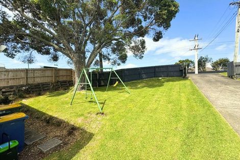 Photo of property in 185 Waimumu Road, Massey, Auckland, 0614