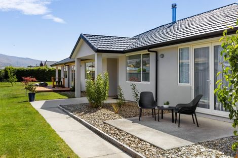 Photo of property in 3 De Bettencor Place, Mount Pisa, Cromwell, 9383