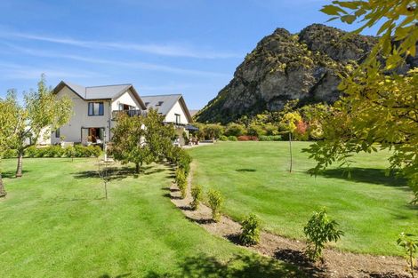 Photo of property in 33 Old Racecourse Road, Albert Town, Wanaka, 9305