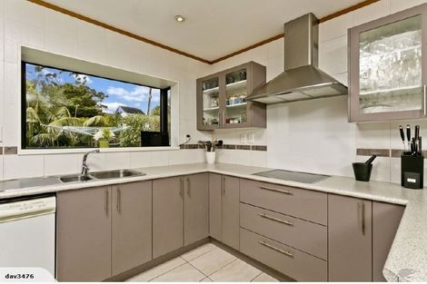 Photo of property in 1/2a Sunnynook Road, Sunnynook, Auckland, 0620