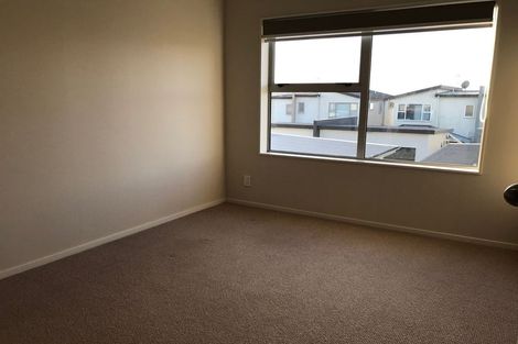 Photo of property in 96 Flat Bush School Road, Flat Bush, Auckland, 2019