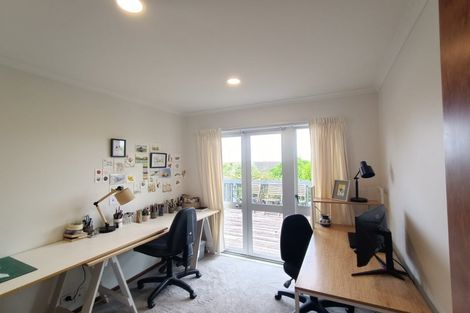 Photo of property in 32 Widmore Drive, Massey, Auckland, 0614