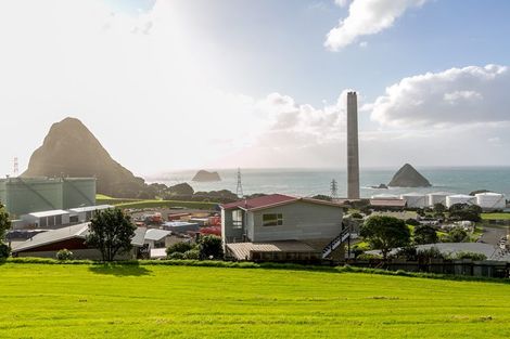 Photo of property in 23b Port View Crescent, Moturoa, New Plymouth, 4310