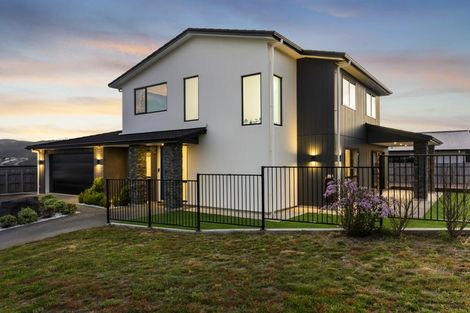Photo of property in 2 Opaoa Way, Aotea, Porirua, 5024