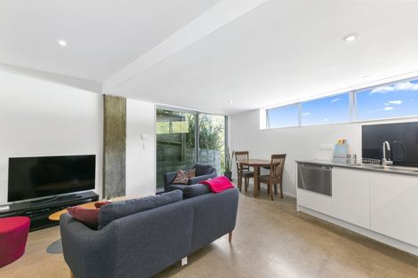 Photo of property in 6 Owhiro Bay Parade, Island Bay, Wellington, 6023