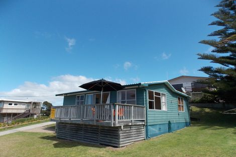 Photo of property in 246 Seaforth Road, Waihi Beach, 3611