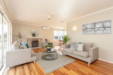 Photo of property in 17 Manapouri Place, Glenview, Hamilton, 3206