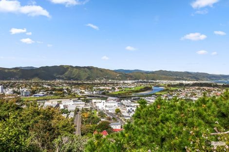 Photo of property in 37 Normandale Road, Normandale, Lower Hutt, 5010