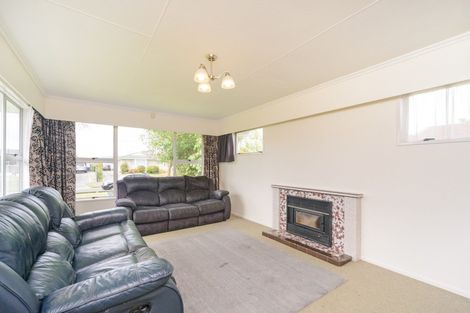 Photo of property in 11 Raglan Avenue, Cloverlea, Palmerston North, 4412