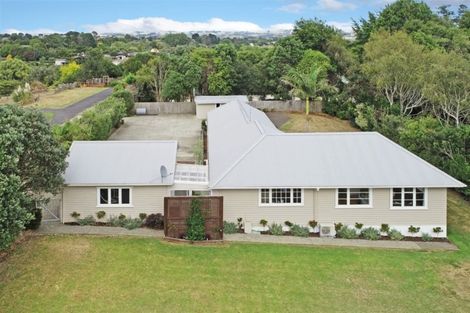 Photo of property in 171 Kitchener Road, Waiuku, 2123