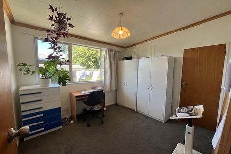 Photo of property in 8 Kimberley Grove, Westbrook, Palmerston North, 4412