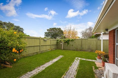 Photo of property in 1/162 Pigeon Mountain Road, Half Moon Bay, Auckland, 2012