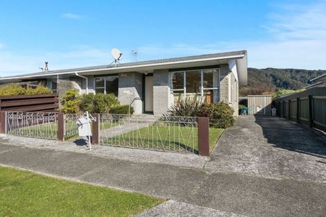 Photo of property in 7b Wetherby Grove, Wainuiomata, Lower Hutt, 5014