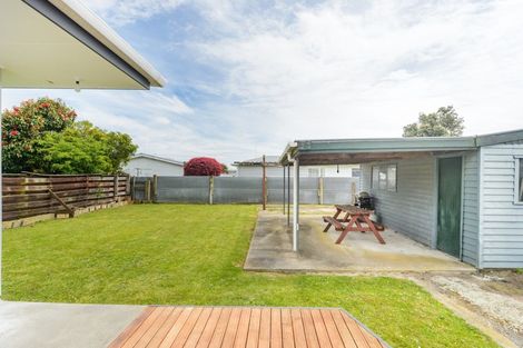 Photo of property in 11 Raglan Avenue, Cloverlea, Palmerston North, 4412