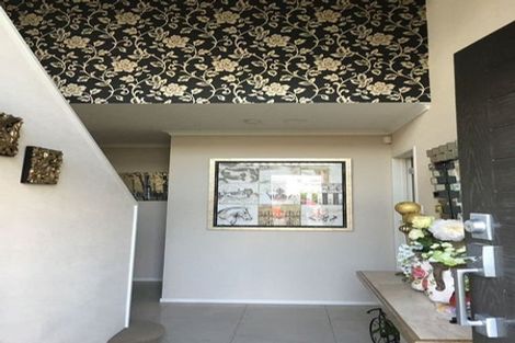 Photo of property in 2 Oakhurst Avenue, Flat Bush, Auckland, 2019