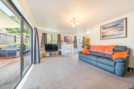 Photo of property in 57 Hartford Crescent, Totara Park, Upper Hutt, 5018