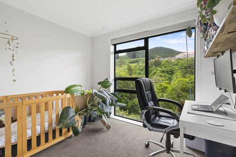 Photo of property in 14 Ara Patukawenga, Tawa, Wellington, 5028