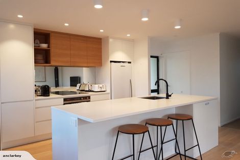 Photo of property in 2/17 Heathglen Place, Bayview, Auckland, 0629