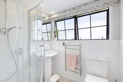 Photo of property in 14a Motuora Road, Manly, Whangaparaoa, 0930