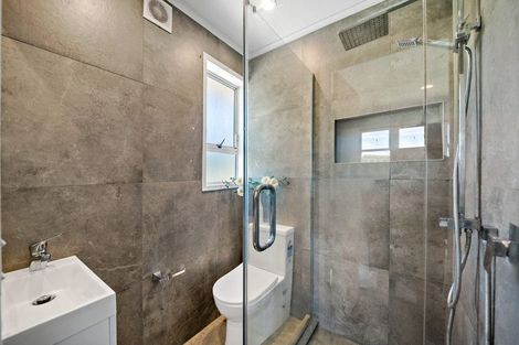 Photo of property in 2 Glengarry Road, Glen Eden, Auckland, 0602