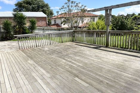 Photo of property in 3179 Great North Road, New Lynn, Auckland, 0600