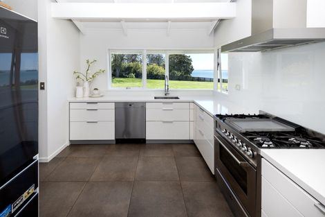 Photo of property in 339 Clifton Road, Whitford, Howick, 2571