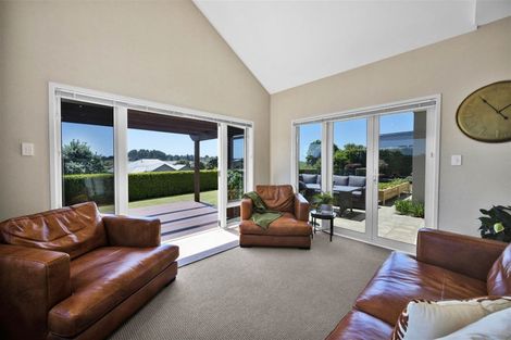 Photo of property in 10 Sampson Avenue, Waiwhakaiho, New Plymouth, 4312