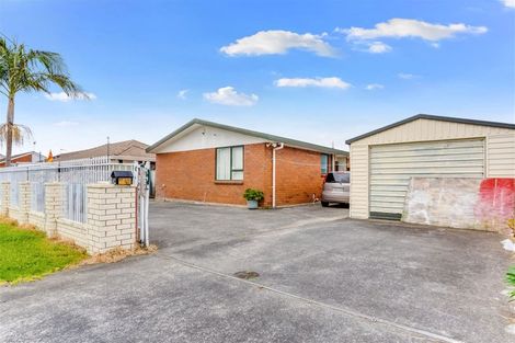 Photo of property in 17 Robert Ross Place, Clendon Park, Auckland, 2103