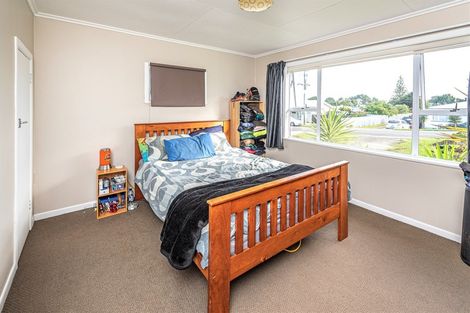 Photo of property in 28 Miro Street, Castlecliff, Whanganui, 4501