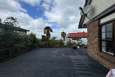 Photo of property in 2 Clearwater Cove, West Harbour, Auckland, 0618