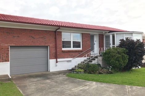 Photo of property in 2/11 Winscombe Street, Belmont, Auckland, 0622