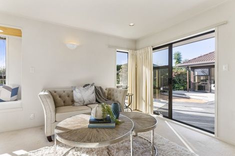 Photo of property in 24 Bert Wilson Place, Cockle Bay, Auckland, 2014