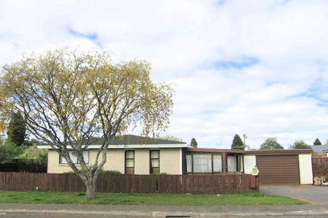 Photo of property in 17 Queen Road, Bellevue, Tauranga, 3110